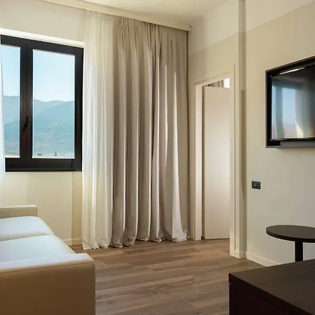 Отель Doubletree By Hilton