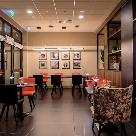 Отель Doubletree By Hilton