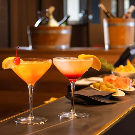 Отель Doubletree By Hilton 4*