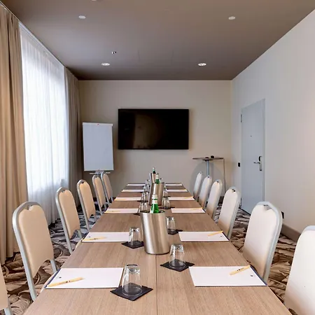 Отель Doubletree By Hilton 4*