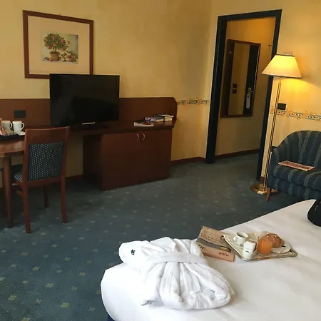 Отель Doubletree By Hilton Брешия