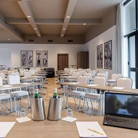 Ξενοδοχείο Doubletree By Hilton Μπρέσια